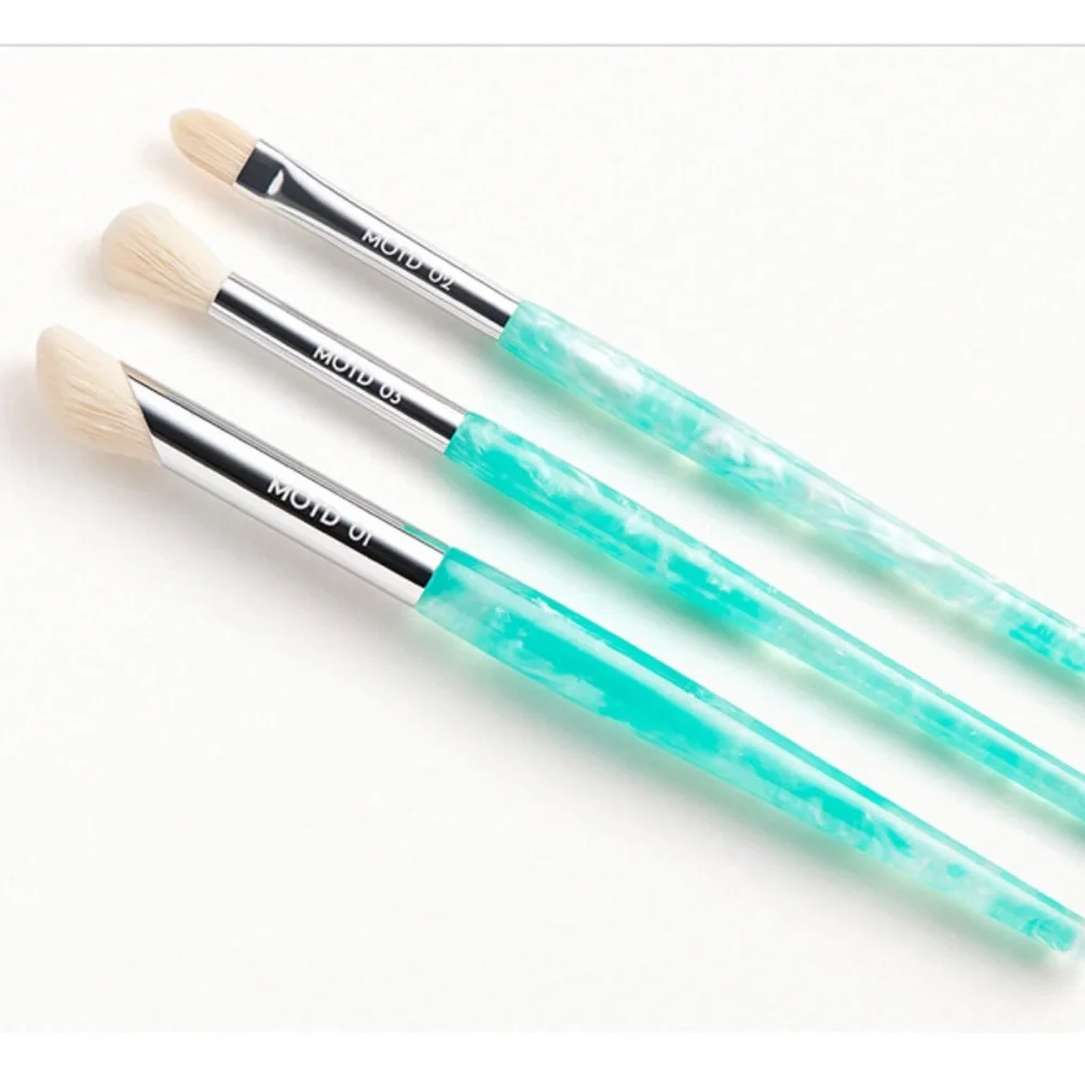 ✨🆕✨ MOTD Cosmetics Seas of the Day Brush Set - Picture 1 of 4